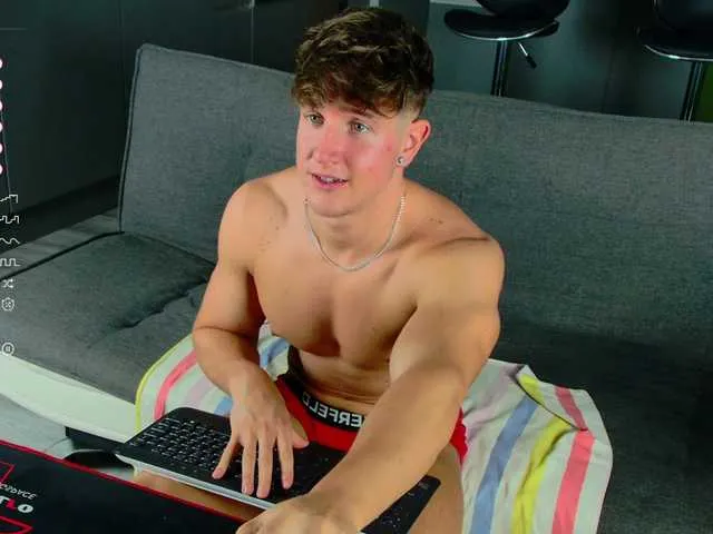 Live sex webcam photo for christianlevine #277621144