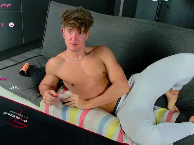 Live sex webcam photo for christianlevine #277775377