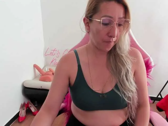 Live sex webcam photo for chrystal85 #292402900