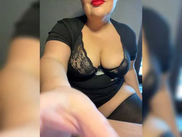 Live sex webcam photo for chubby-doll #273366816