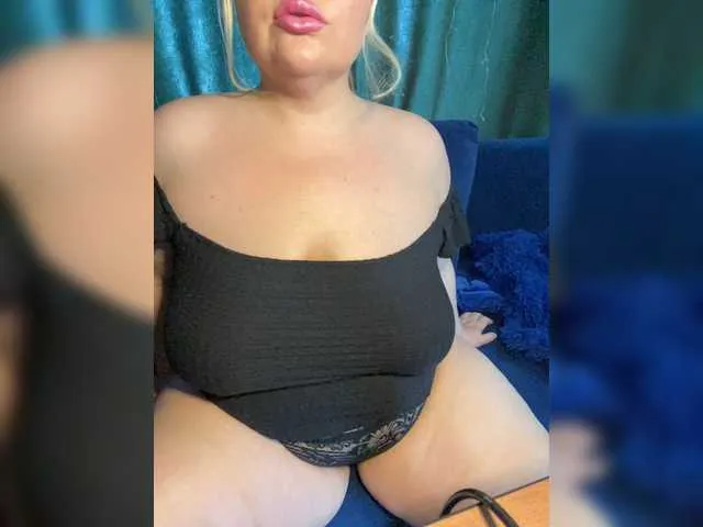 Live sex webcam photo for chubby-doll #273511182