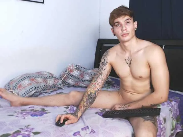 Live sex webcam photo for ciara-dominic #272287546