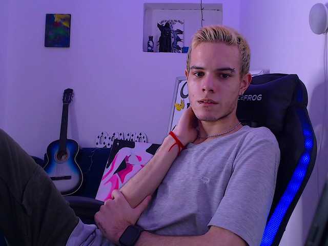 Live sex webcam photo for cinnamon-boyxxx #277386247