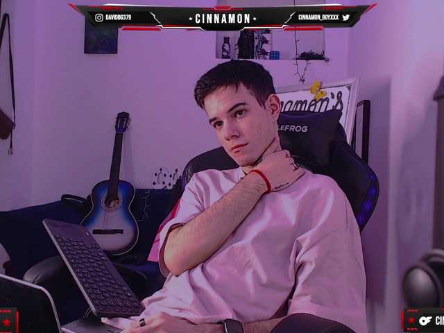 Live sex webcam photo for cinnamon-boyxxx #277624749