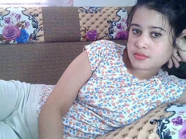 Live sex webcam photo for cistan01 #276793021