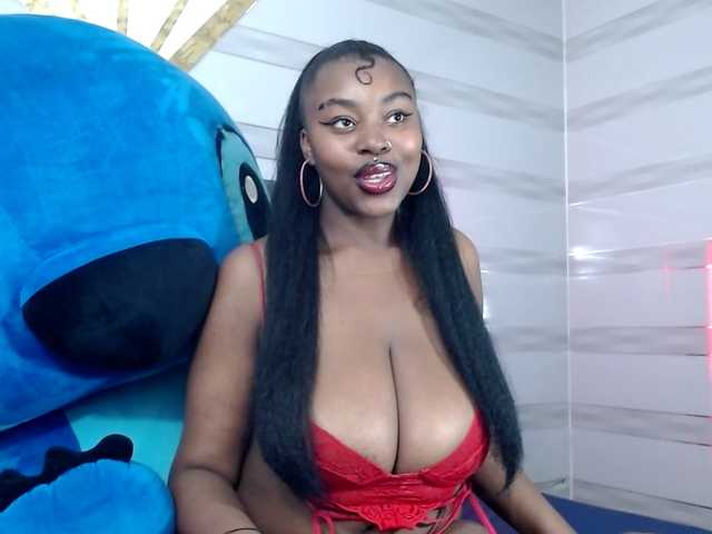 Live sex webcam photo for claerehony #278298451