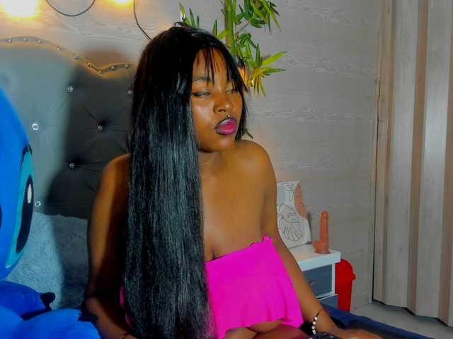 Live sex webcam photo for claerehony #289714642