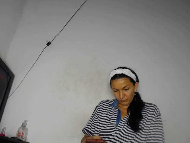 Live sex webcam photo for claireswan #271751161