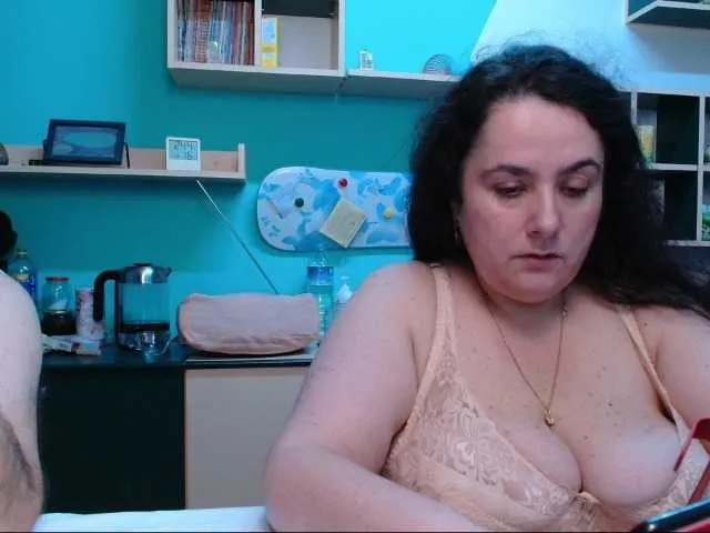 Live sex webcam photo for claudia4sammy #276590407