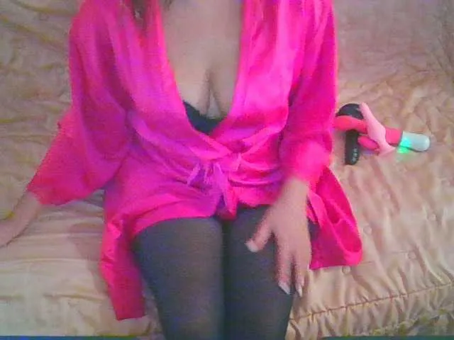 Live sex webcam photo for cleopatre #290415971