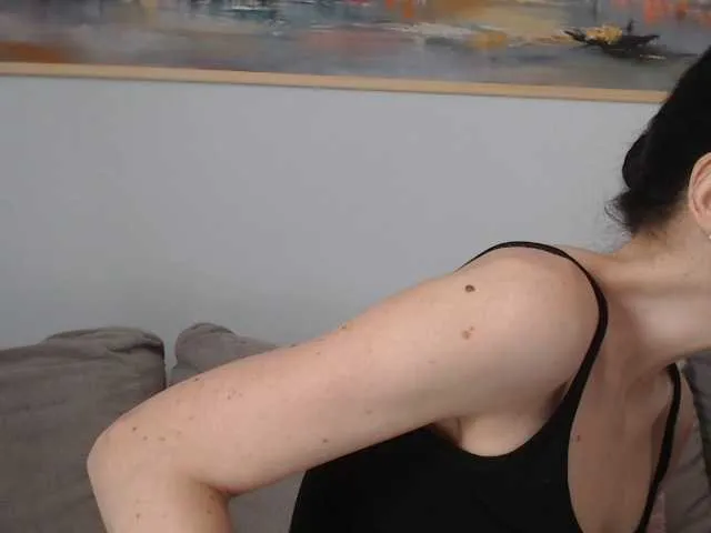 Live sex webcam photo for cleophee #287942761