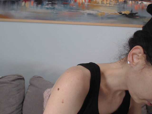 Live sex webcam photo for cleophee #277703831