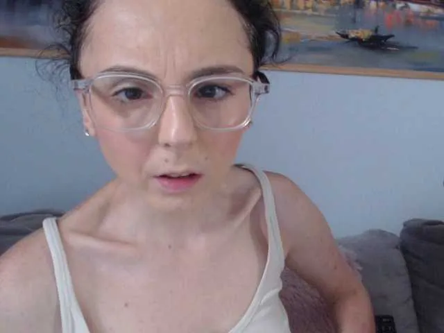 Live sex webcam photo for cleophee #287943041