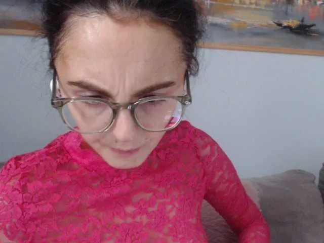 Live sex webcam photo for cleophee #290381107