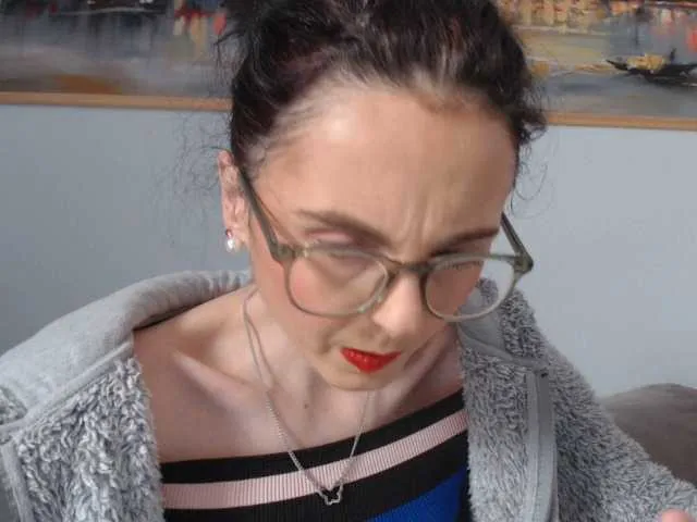 Live sex webcam photo for cleophee #290392928