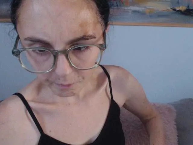Live sex webcam photo for cleophee #290983040
