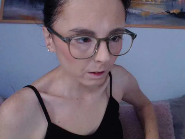 Live sex webcam photo for cleophee #291143146