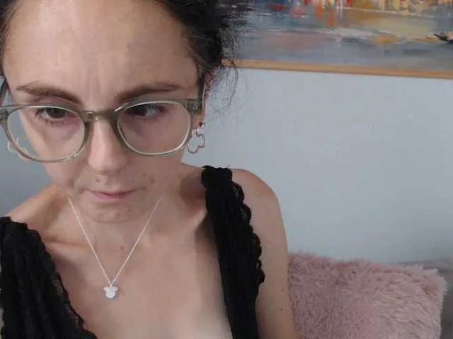 Live sex webcam photo for cleophee #291548535