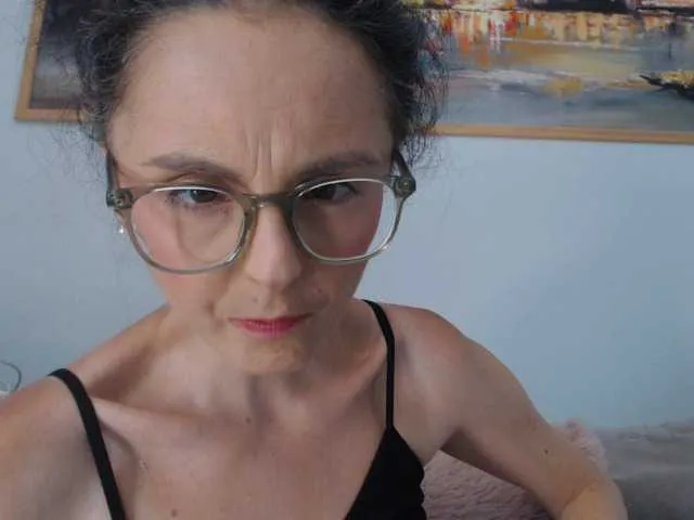 Live sex webcam photo for cleophee #291634396
