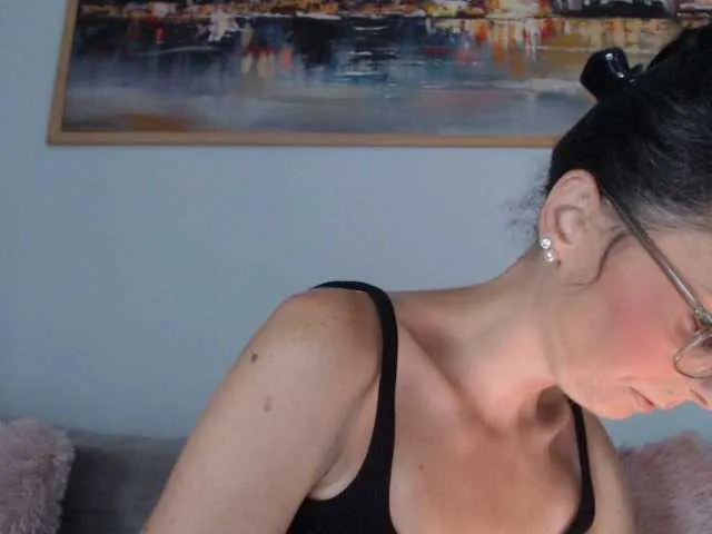 Live sex webcam photo for cleophee #291685755