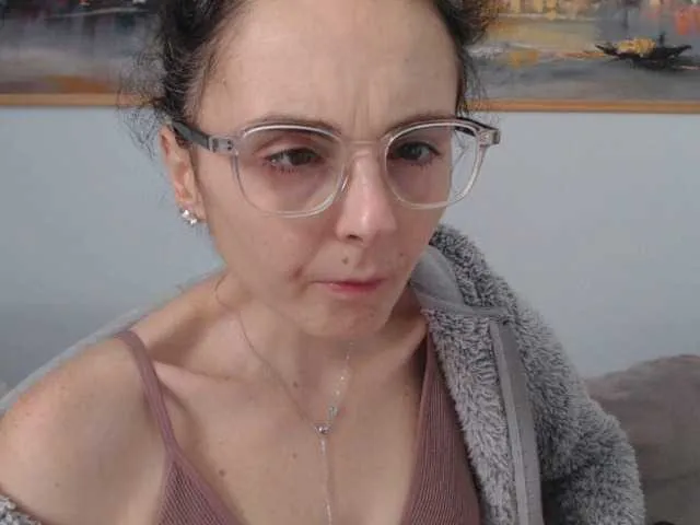 Live sex webcam photo for cleophee #293266311
