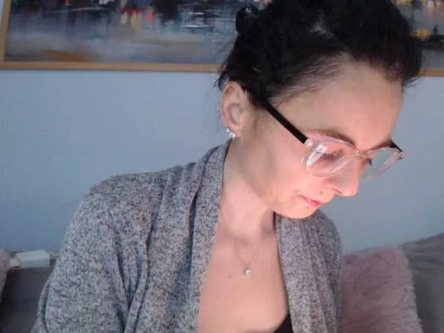 Live sex webcam photo for cleophee #293396847
