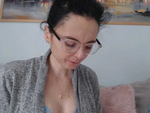 Live sex webcam photo for cleophee #293405170