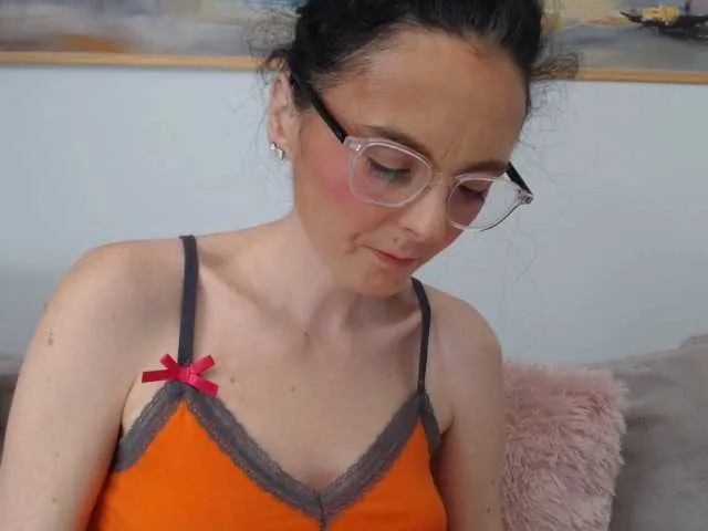 Live sex webcam photo for cleophee #293515412