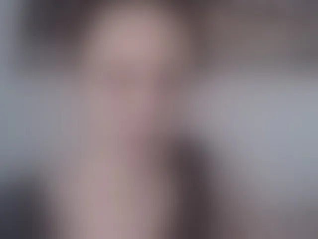 Live sex webcam photo for cleophee #293704498