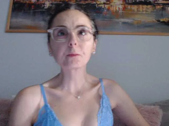 Live sex webcam photo for cleophee #293880087