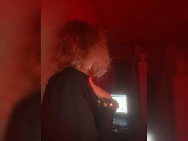 Live sex webcam photo for clitgames #278040894