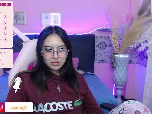 Live sex webcam photo for cloe-tay1 #275531672