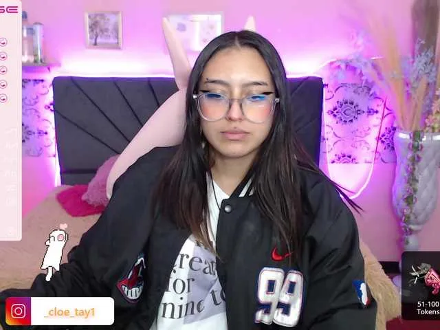 Live sex webcam photo for cloe-tay1 #275696514