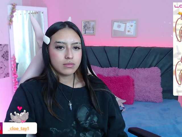Live sex webcam photo for cloe-tay1 #275971801