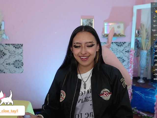 Live sex webcam photo for cloe-tay1 #276239289