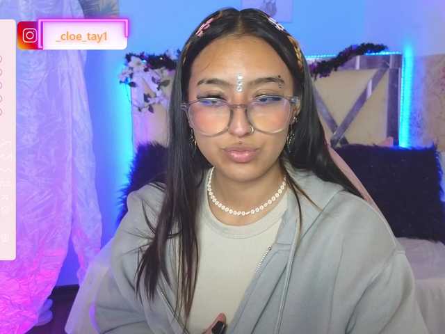 Live sex webcam photo for cloe-tay1 #276456957
