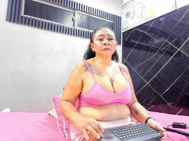 Live sex webcam photo for cloeerabbyt #290895846