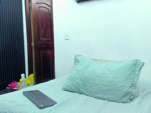 Live sex webcam photo for cloeerabbyt #291247524