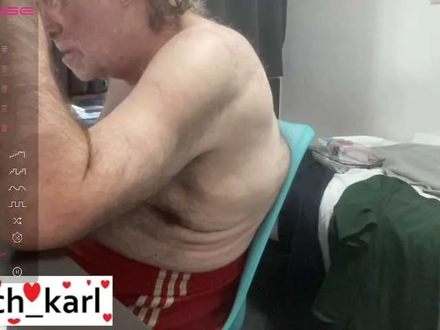 Live sex webcam photo for coach-karl #276578678