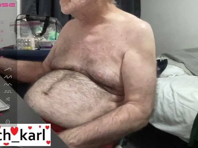 Live sex webcam photo for coach-karl #276602419