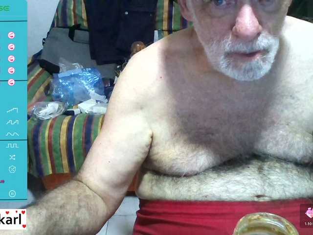 Live sex webcam photo for coach-karl #289042818