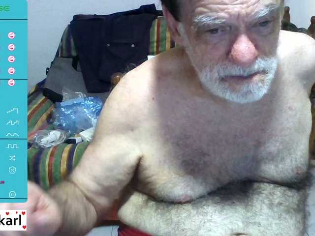 Live sex webcam photo for coach-karl #289372716