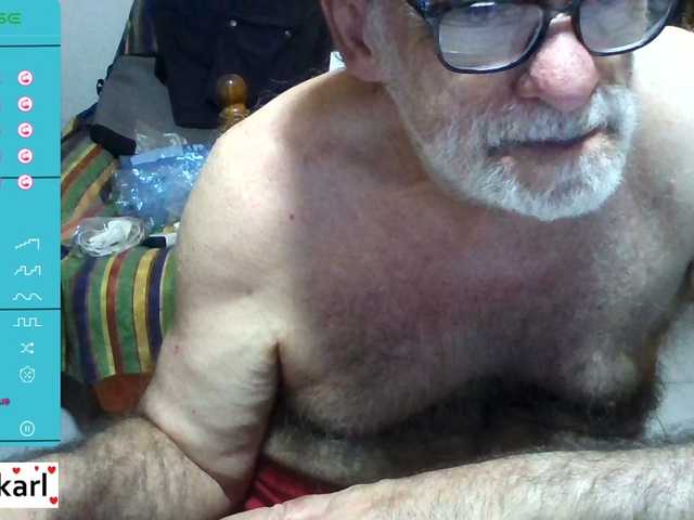 Live sex webcam photo for coach-karl #289391818