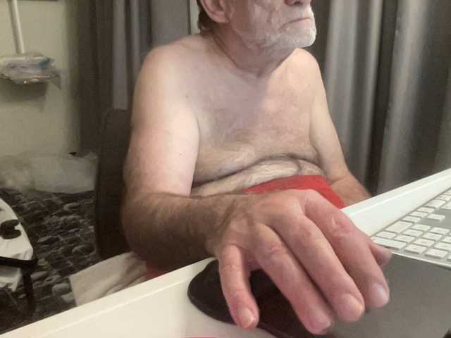 Live sex webcam photo for coach-karl #290245023