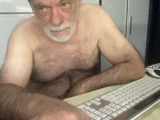 Live sex webcam photo for coach-karl #290364501