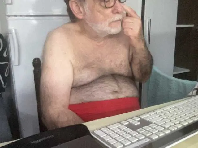 Live sex webcam photo for coach-karl #290383913