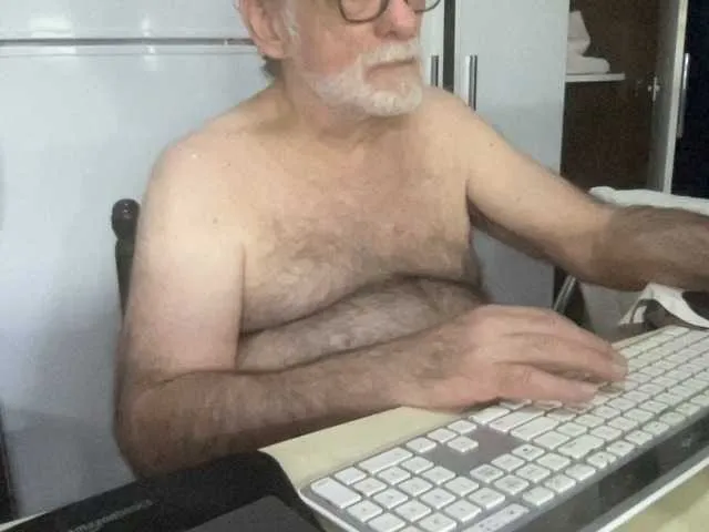 Live sex webcam photo for coach-karl #290403901