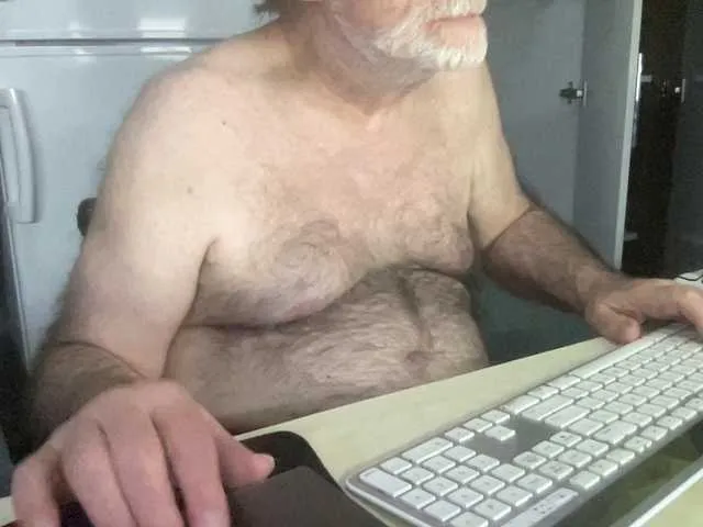 Live sex webcam photo for coach-karl #290435821