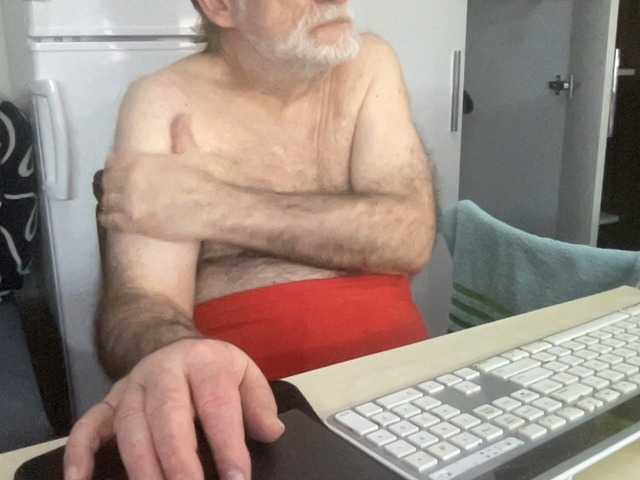 Live sex webcam photo for coach-karl #290439149