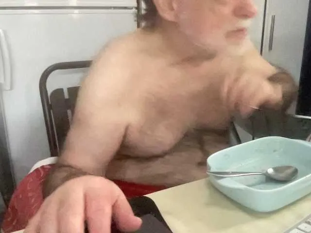 Live sex webcam photo for coach-karl #290500528